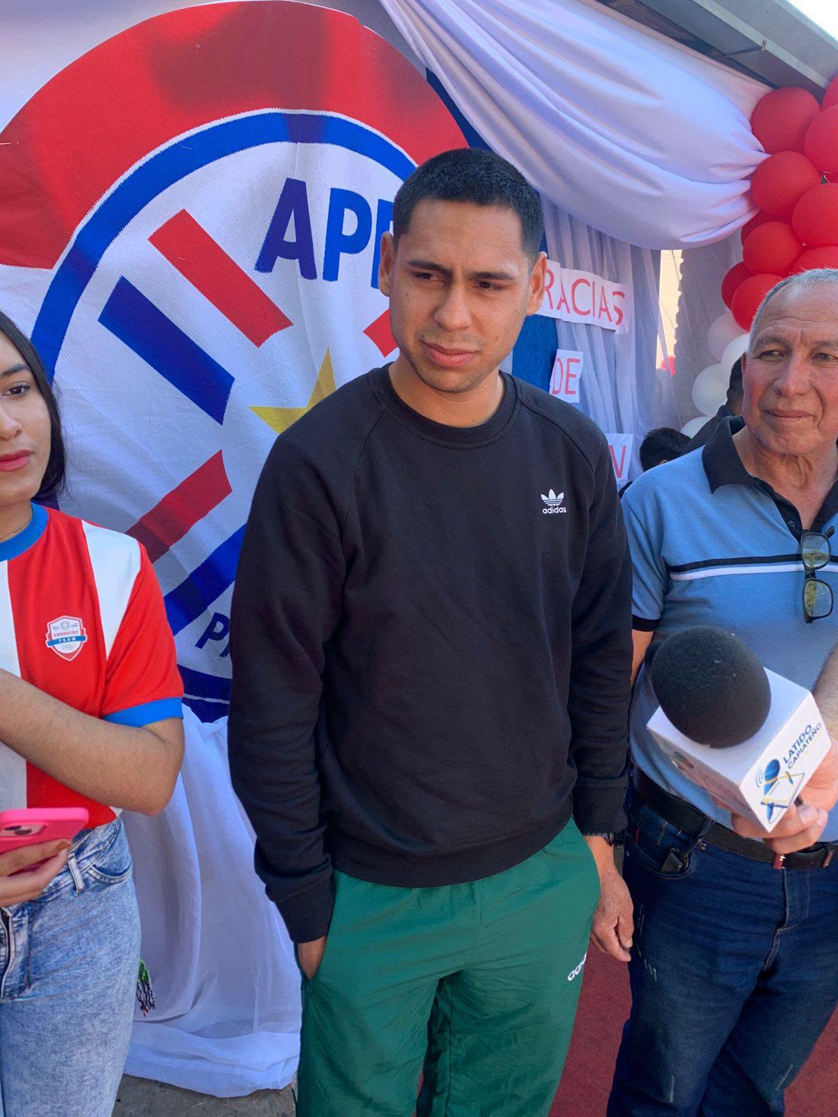 Hermoso reconocimiento para Gustavo Caballero en la Ciudad de J. Augusto Saldívar. 🇵🇾